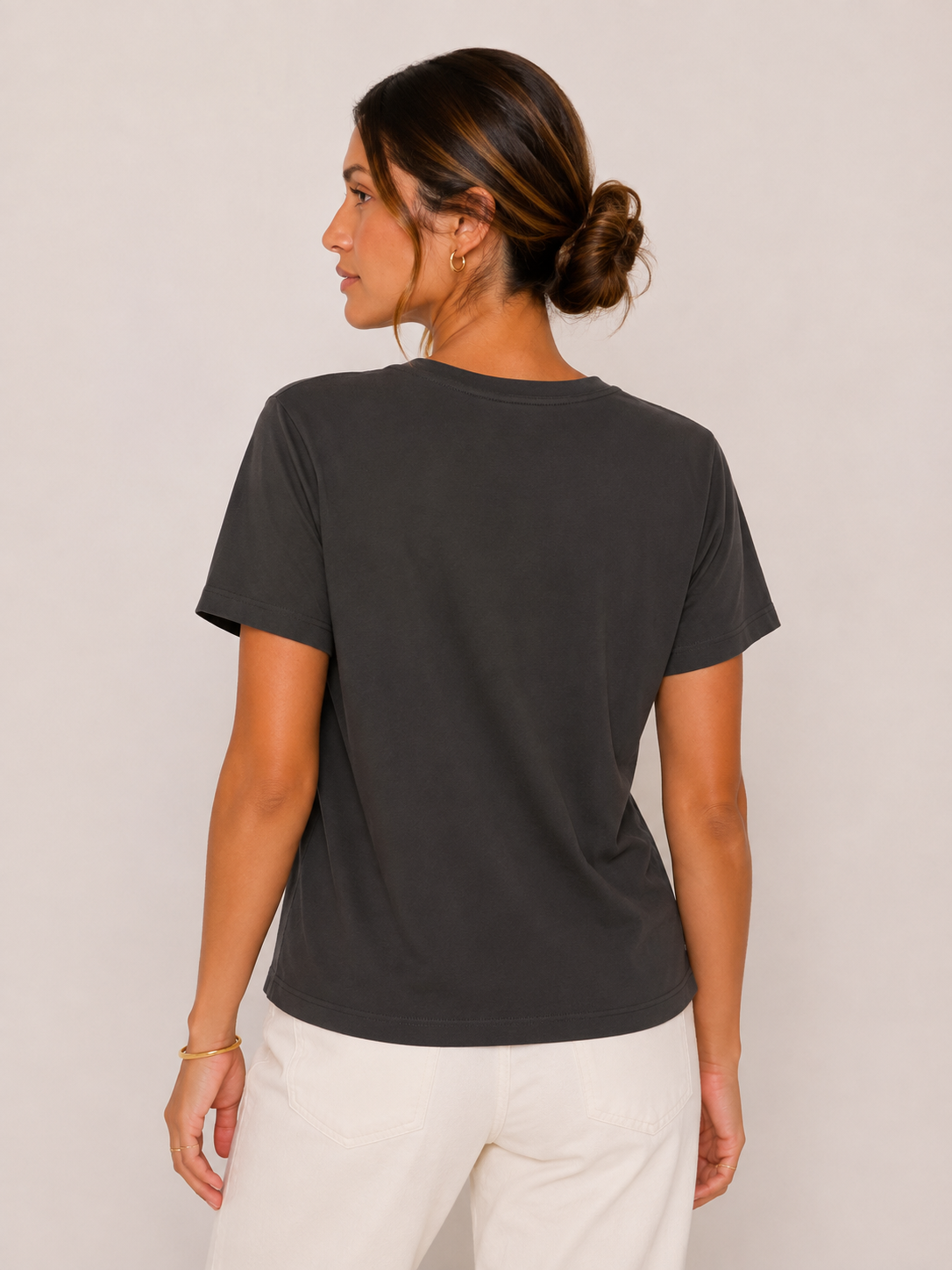 CAMISETA BASICA CON BORDADO