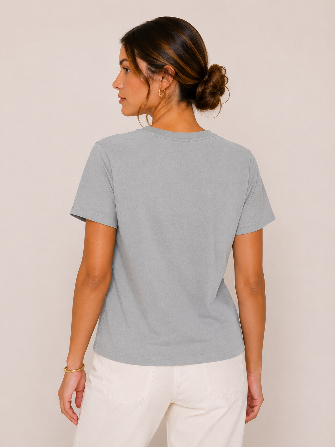 CAMISETA BASICA CON BORDADOS