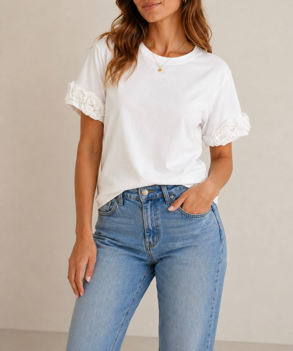 CAMISETA MANGA CORTA BLANCA CON MANGA CON ROSAS