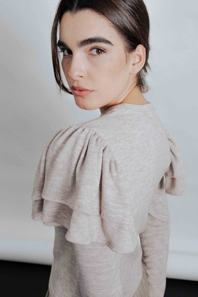 Jersey de punto con volantes