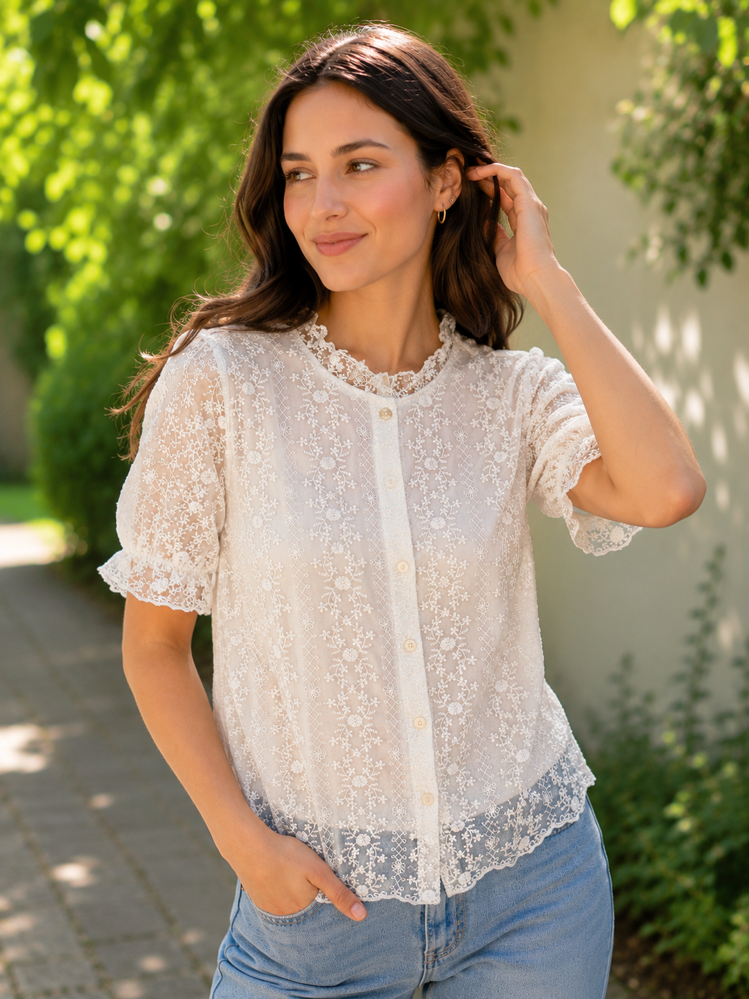 BLUSA CON ENCAJE BLANCA