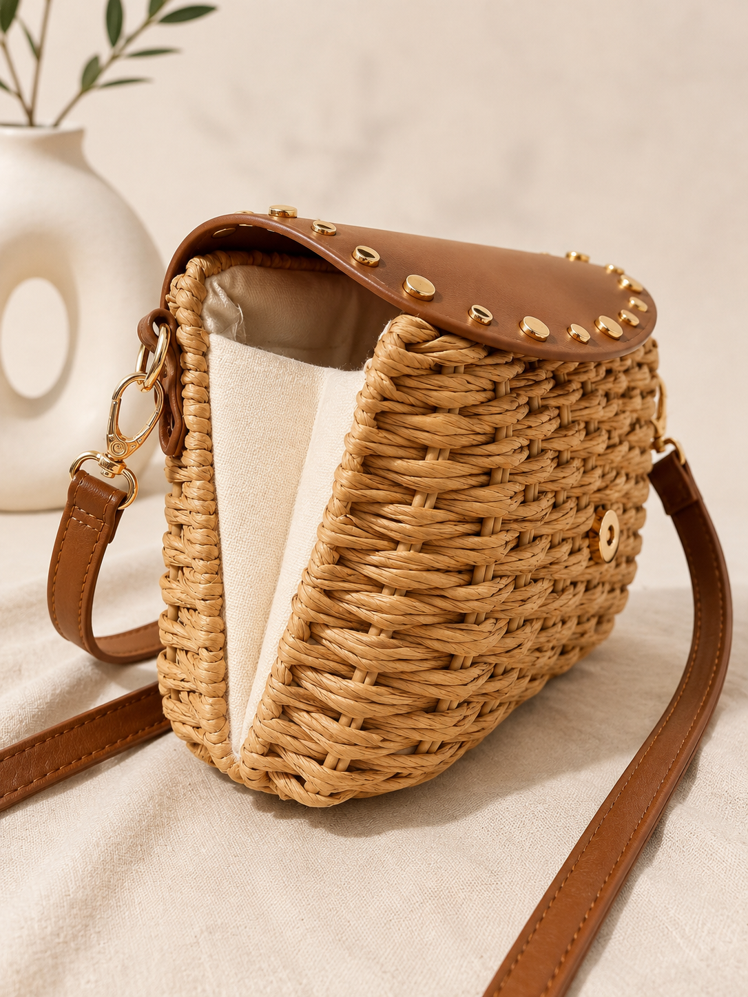 BOLSO RAFIA CON TACHAS