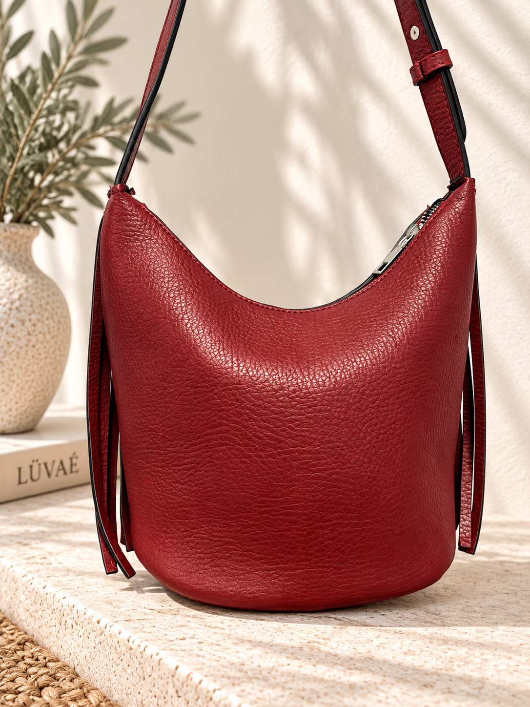 BOLSO BANDOLERA CON FLECOS