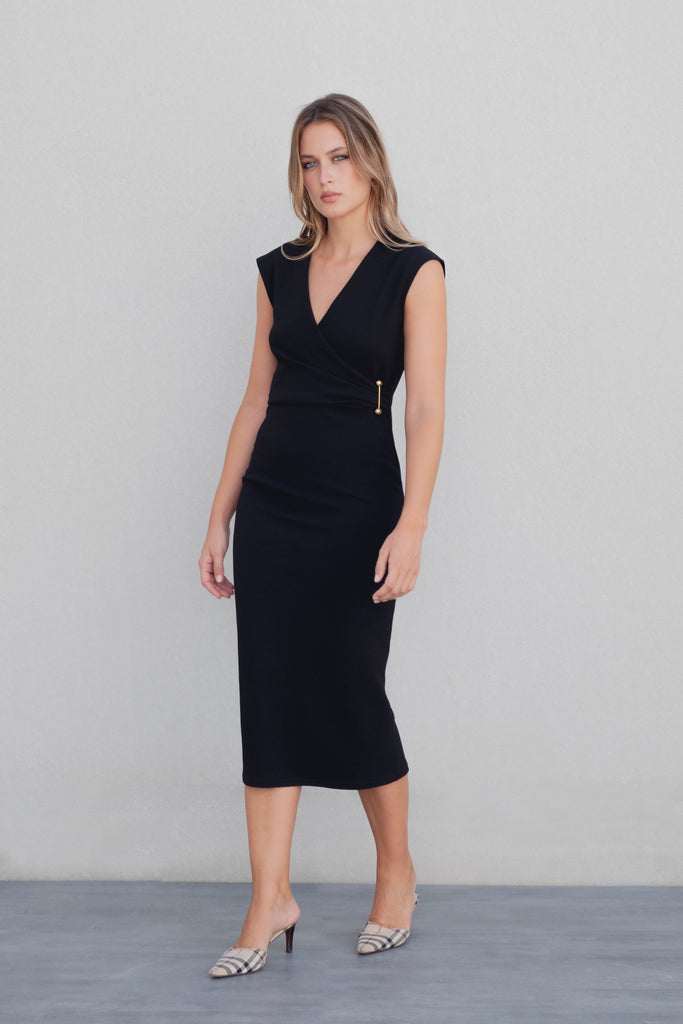 VESTIDO MIDI PUNTO APLIQUE DORADO.