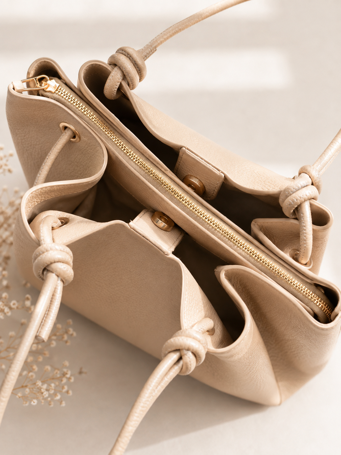 Bolso en color BEIGE