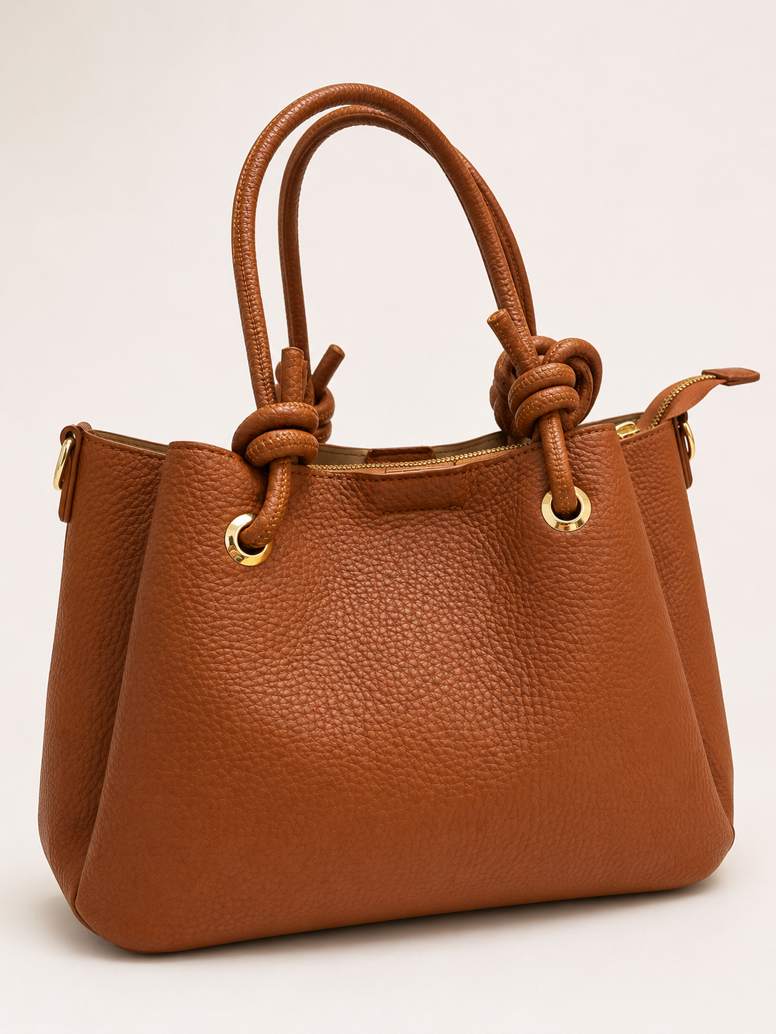 BOLSO EN TONO MARRÓN