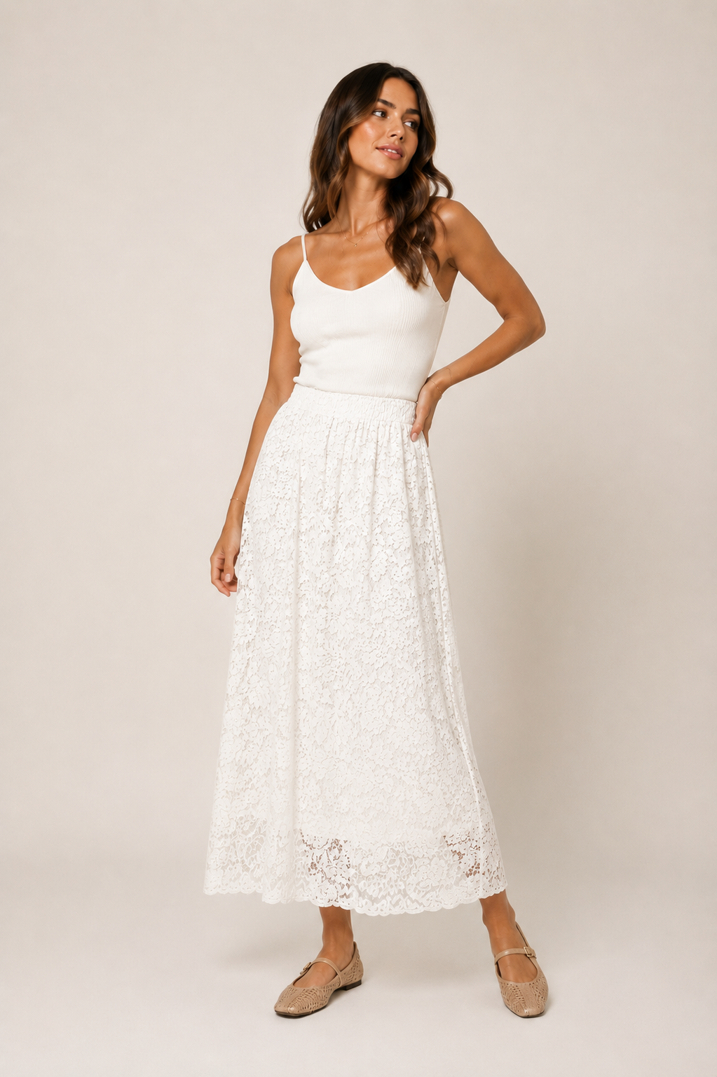 FALDA DE ENCAJE BLANCA