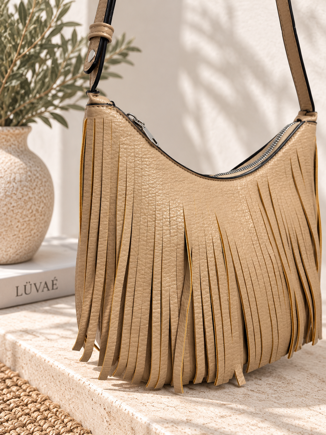 BOLSO BANDOLERA CON FLECOS
