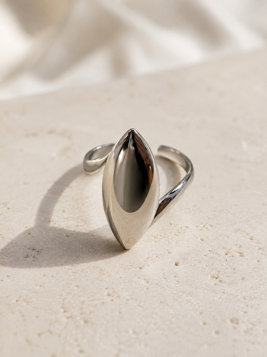Anillo gota plateado