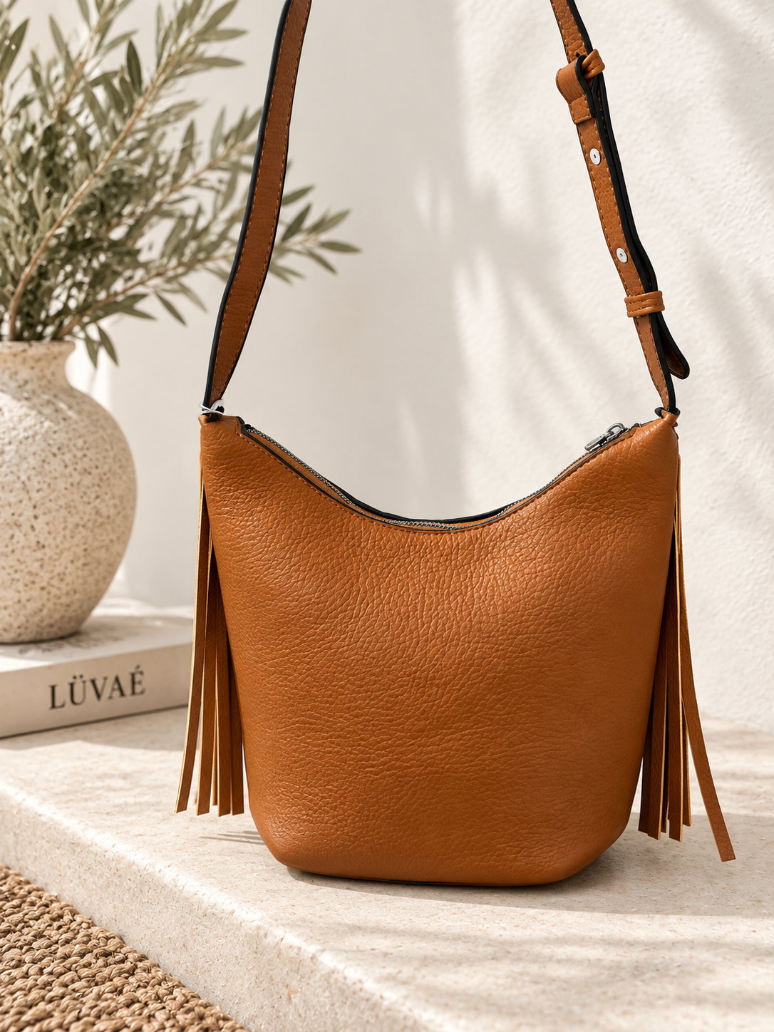 BOLSO BANDOLERA CON FLECOS
