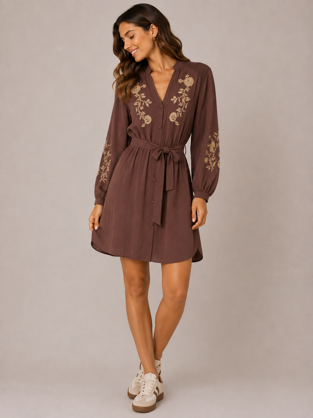 VESTIDO CHOCOLATE CON BORDADOS