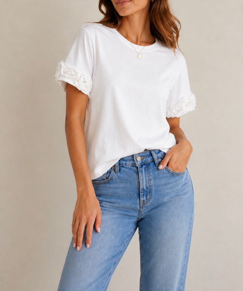 CAMISETA MANGA CORTA BLANCA CON MANGA CON ROSAS