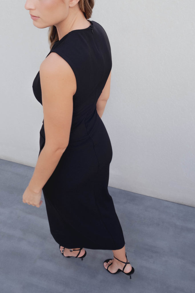 VESTIDO MIDI CINTURÓN.