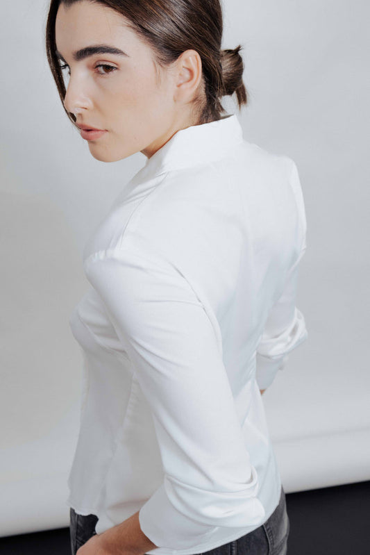 CAMISA ENTALLADA PINZAS